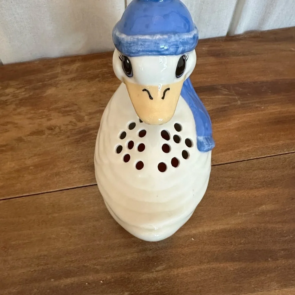 Ceramic Duck Shaped Kitchen baking soda holder - Blue and White
